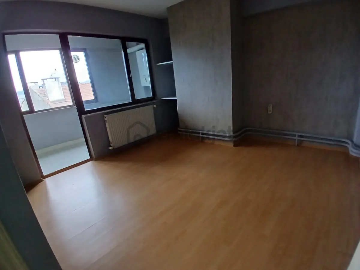 Gazcılar Cadde Üstü Bakımlı Kiralık Daire - 6