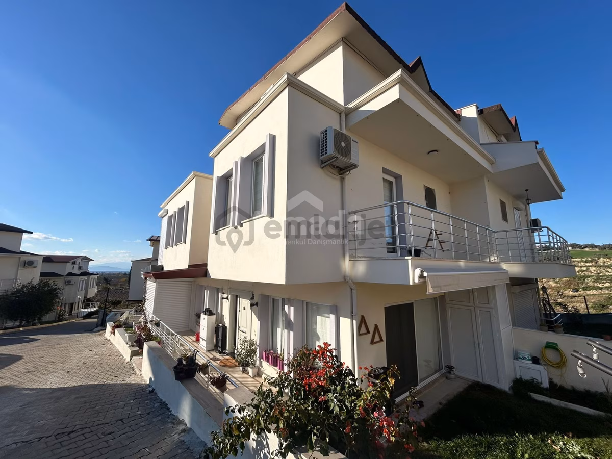 Kuşadası Caferli Cypress Valley'de 4+1 Satılık Villa