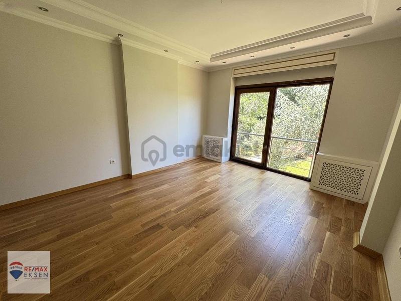 Çekmeköy'de Doğanın Kalbinde Geniş 5+2 Kiralık Villa - 27