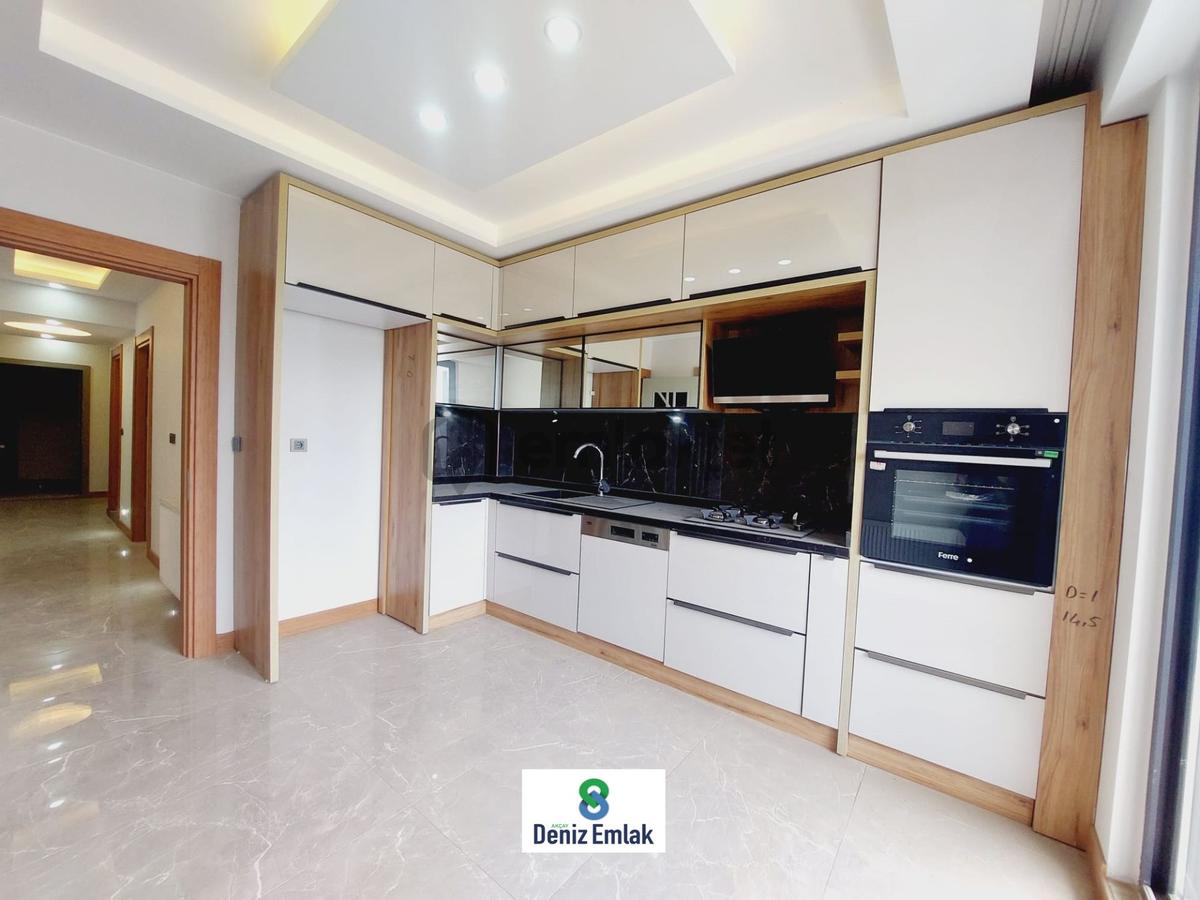 Denizden Akçayda Öncephe Arakat Kapalı Mutfak Satılık 3+1 Daire. - 24