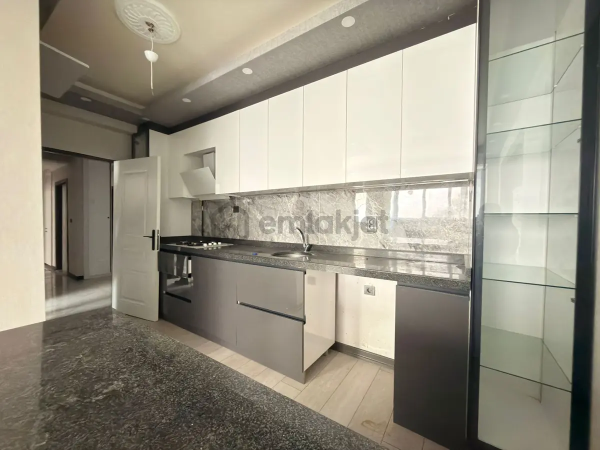 Ufuktepe Mahallesi'nde Full +full Yapılı Daire! - 3