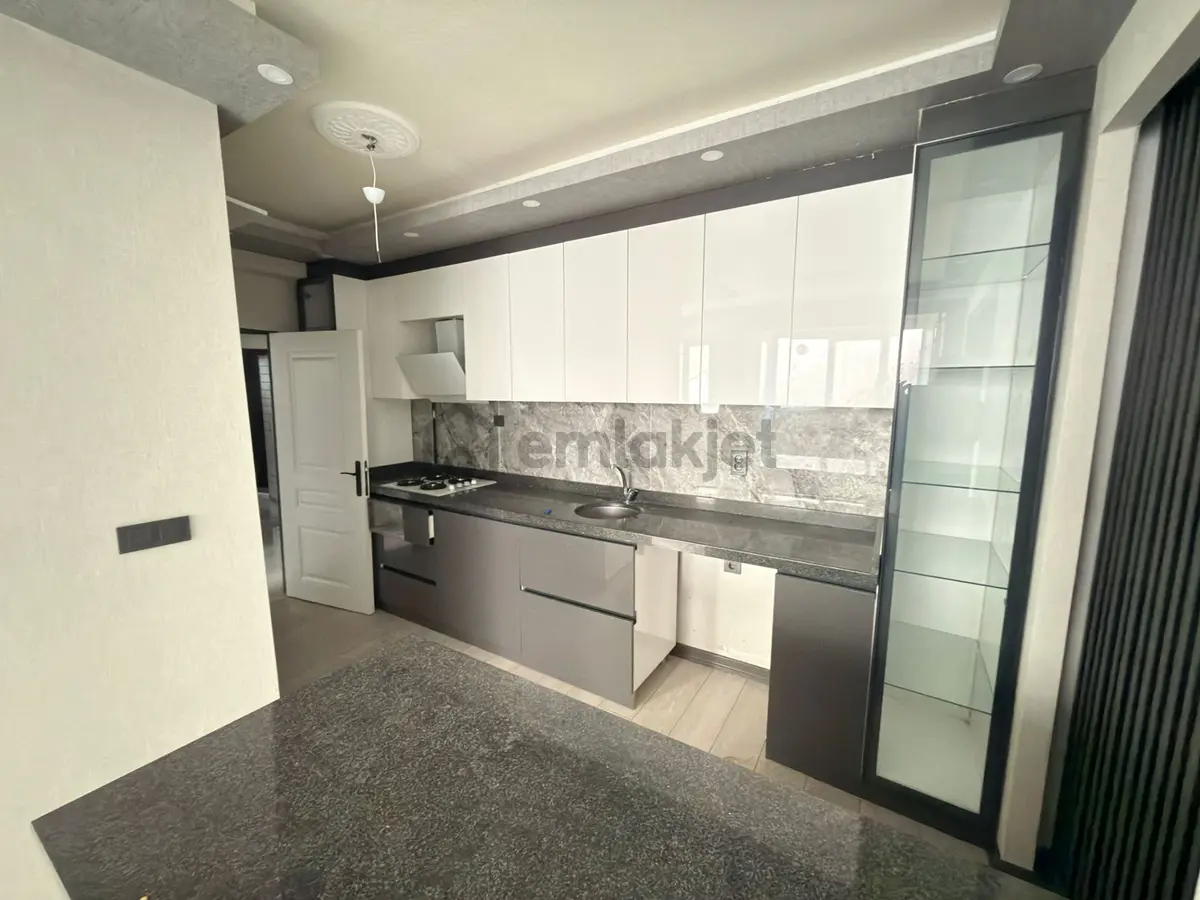 Ufuktepe Mahallesi'nde Full +full Yapılı Daire! - 4