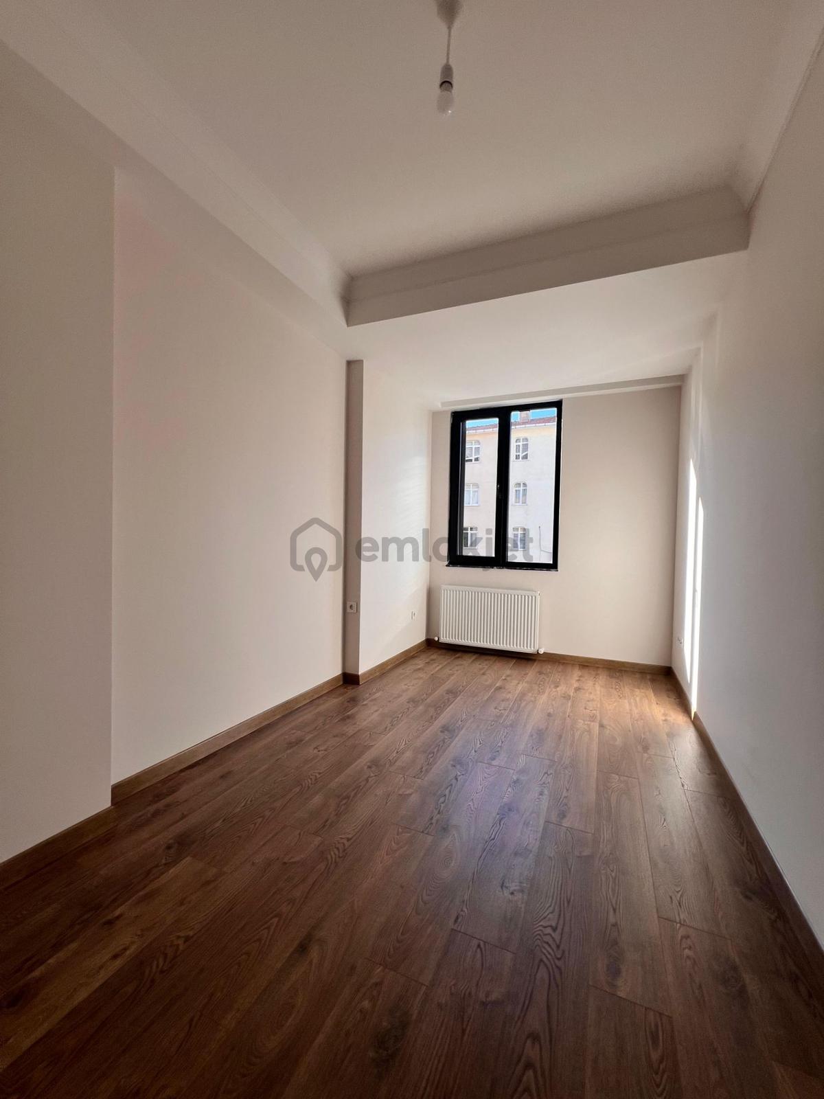 Çınar'da Lüx Dekorlu Ayrı Mutfaklı Ön Cephe 2+1 Daire - 20