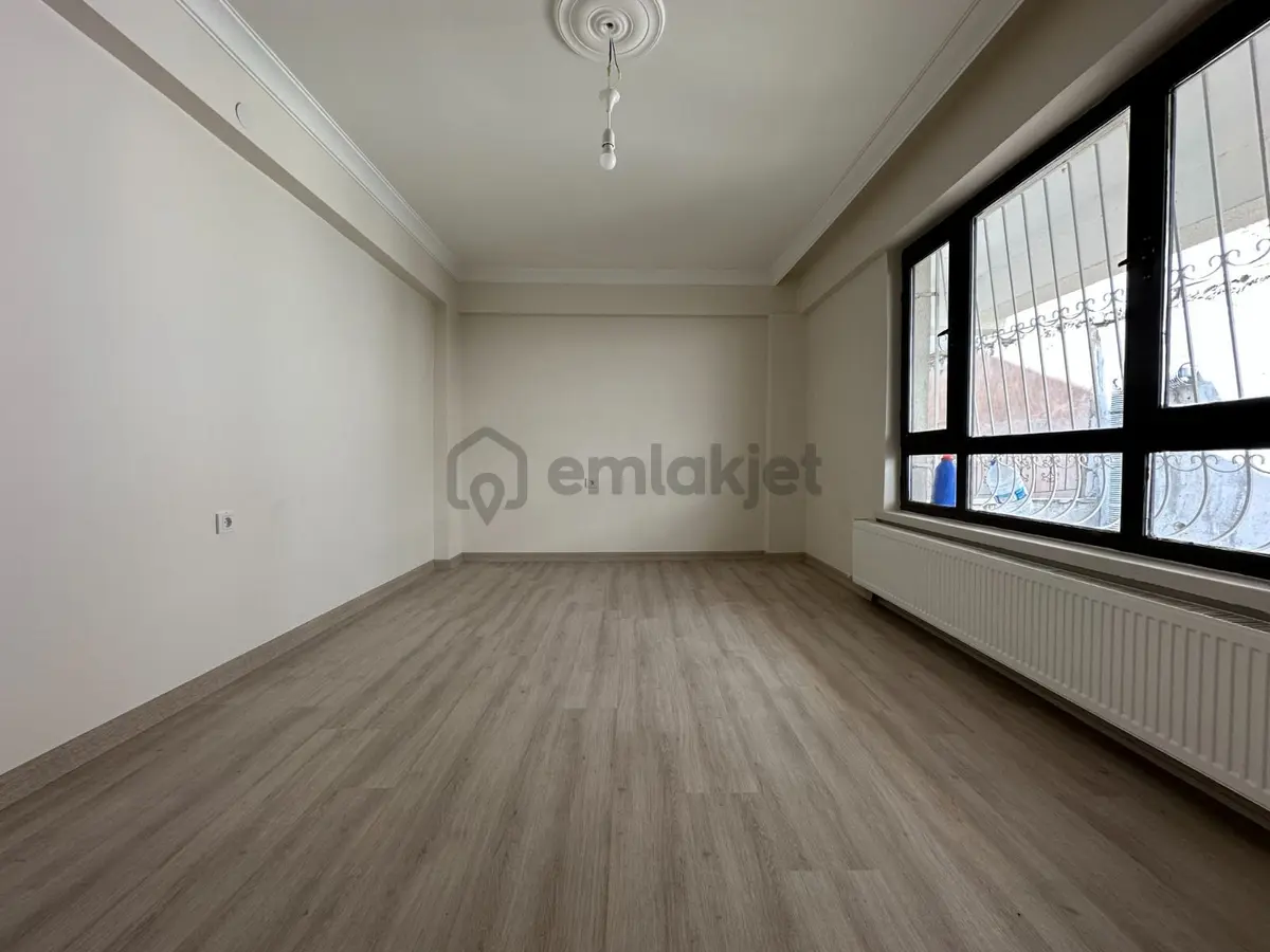 Kuşcağız Mahallesi'nde Cadde Yakını 2+1 Daire! - 7