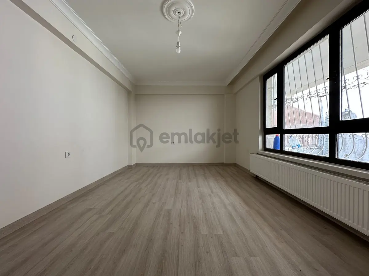 Kuşcağız Mahallesi'nde Cadde Yakını 2+1 Daire! - 10