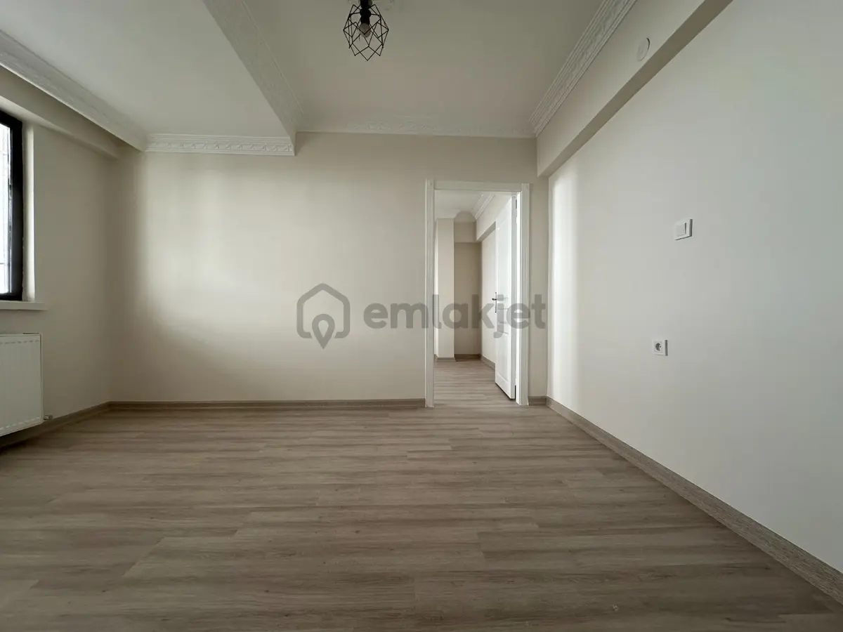 Kuşcağız Mahallesi'nde Cadde Yakını 2+1 Daire! - 17