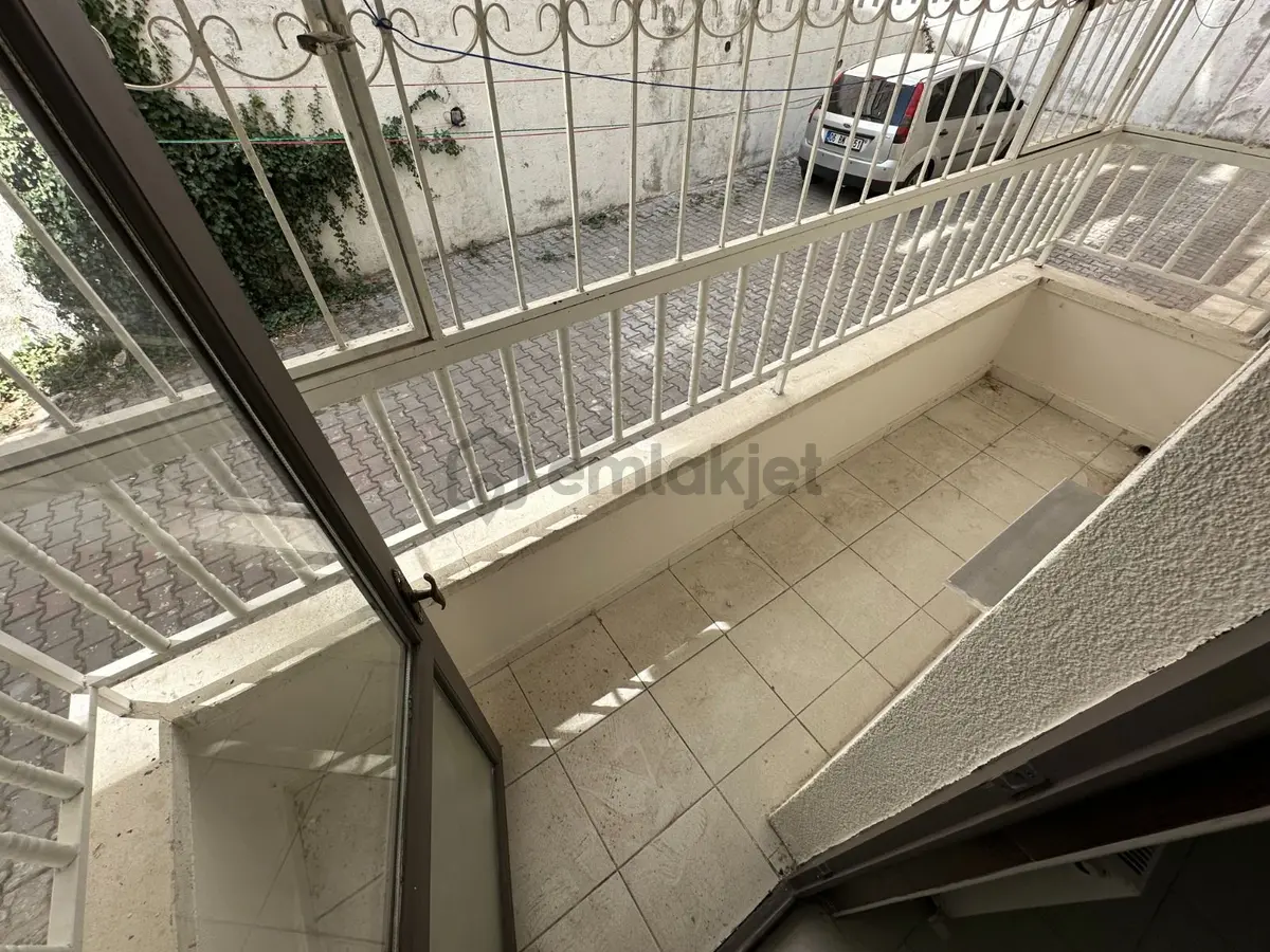 Kuşcağız Mahallesi'nde Cadde Yakını 2+1 Daire! - 6
