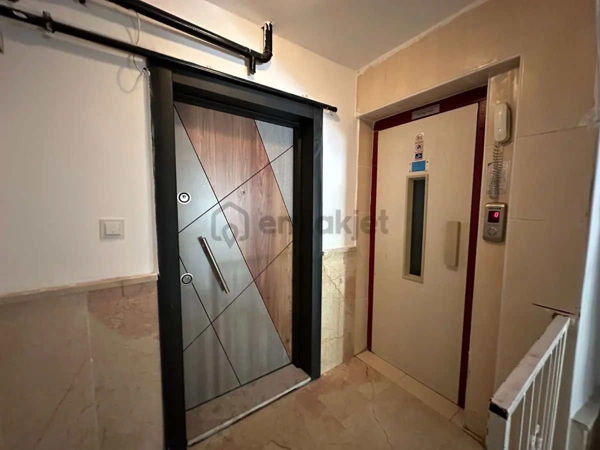 Kuşcağız Mahallesi'nde Cadde Yakını 2+1 Daire! - 24
