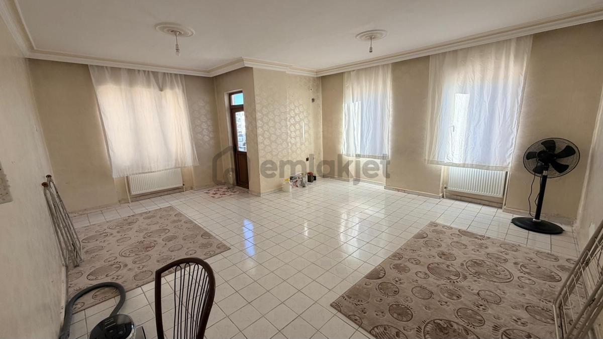 Tesislerde Ana Cadde Üstünde 3+1 Satılık Daire - 13