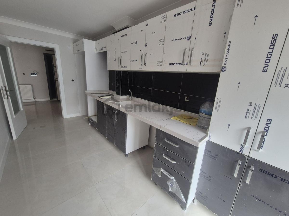 Ank Çank Bahcelievler Yeni Binada Ön Cephe Satılık 2+1 Daire - 26