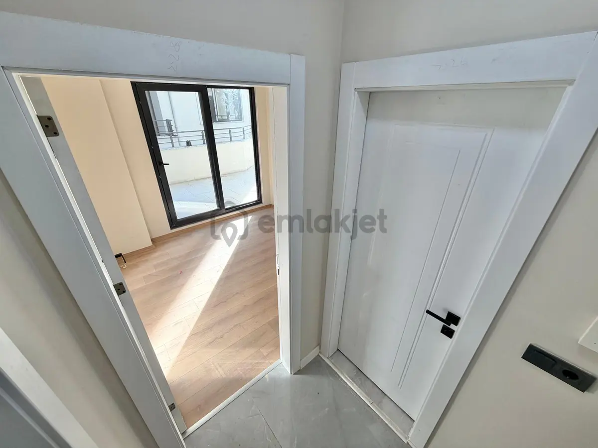 Home And Car'dan Edremit'de Doğalgazlı 1+1 Sıfır Satılık Daire - 11
