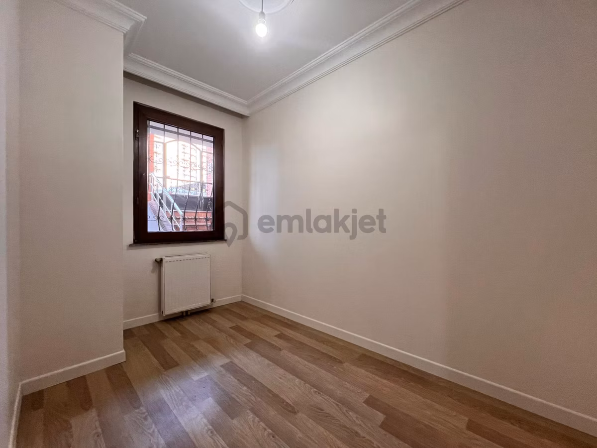 Kaçmaz'dan İdealtepe'de Ayrı Mutfaklı Ön Cephe Balkonlu 2+1