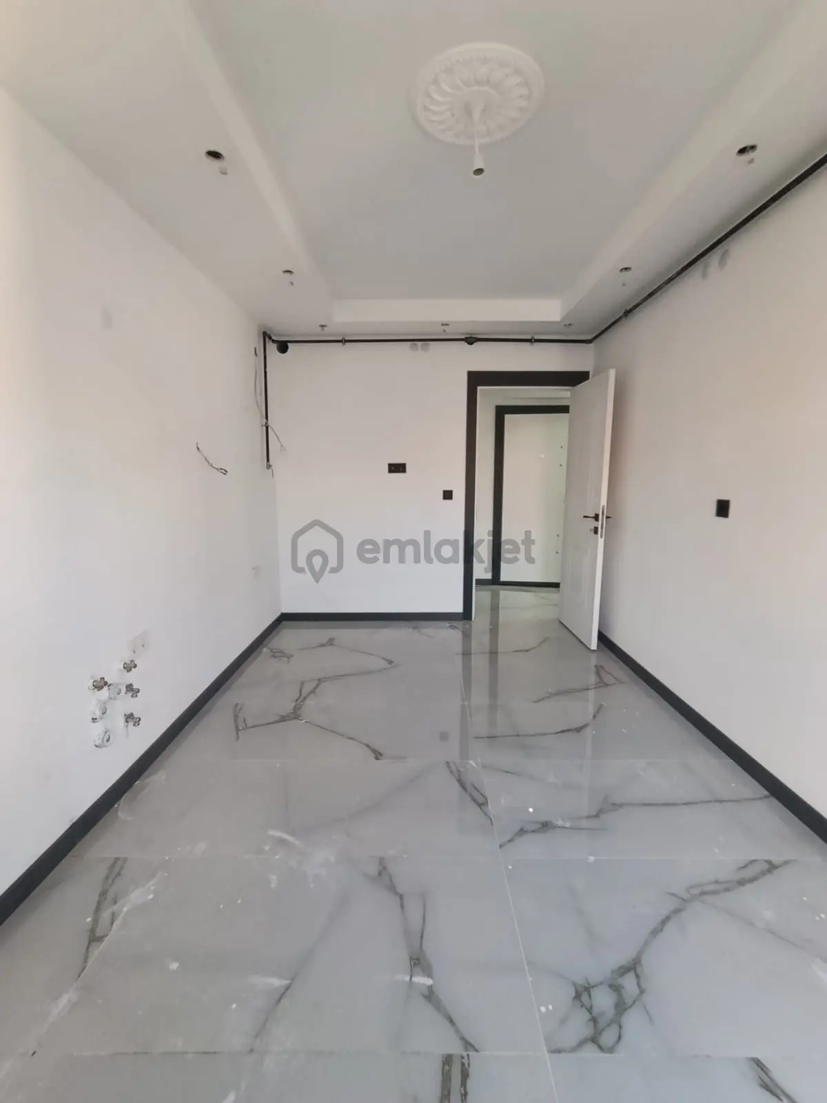 Ömür Mahallesinde 3+1 Sıfır Daire - 2