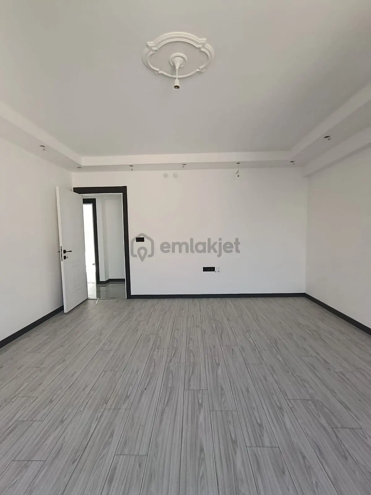 Ömür Mahallesinde 3+1 Sıfır Daire - 9