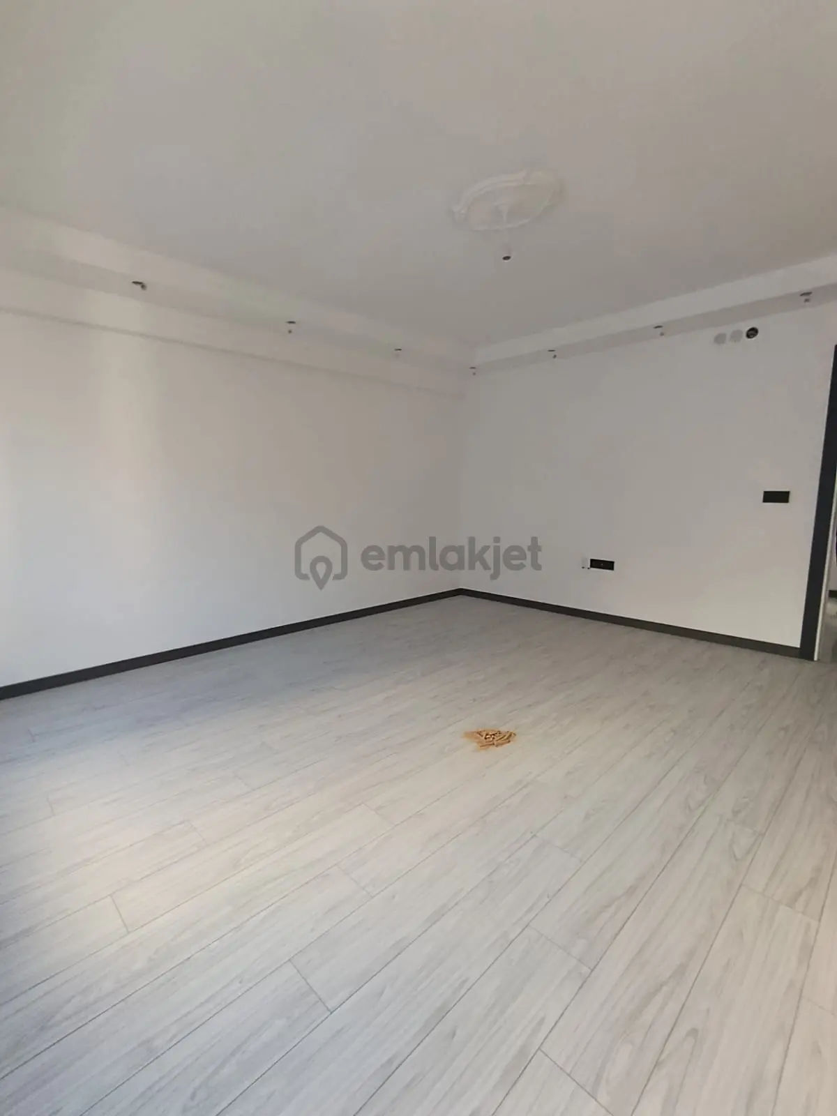 Ömür Mahallesinde 2+1 Sıfır Daire - 4