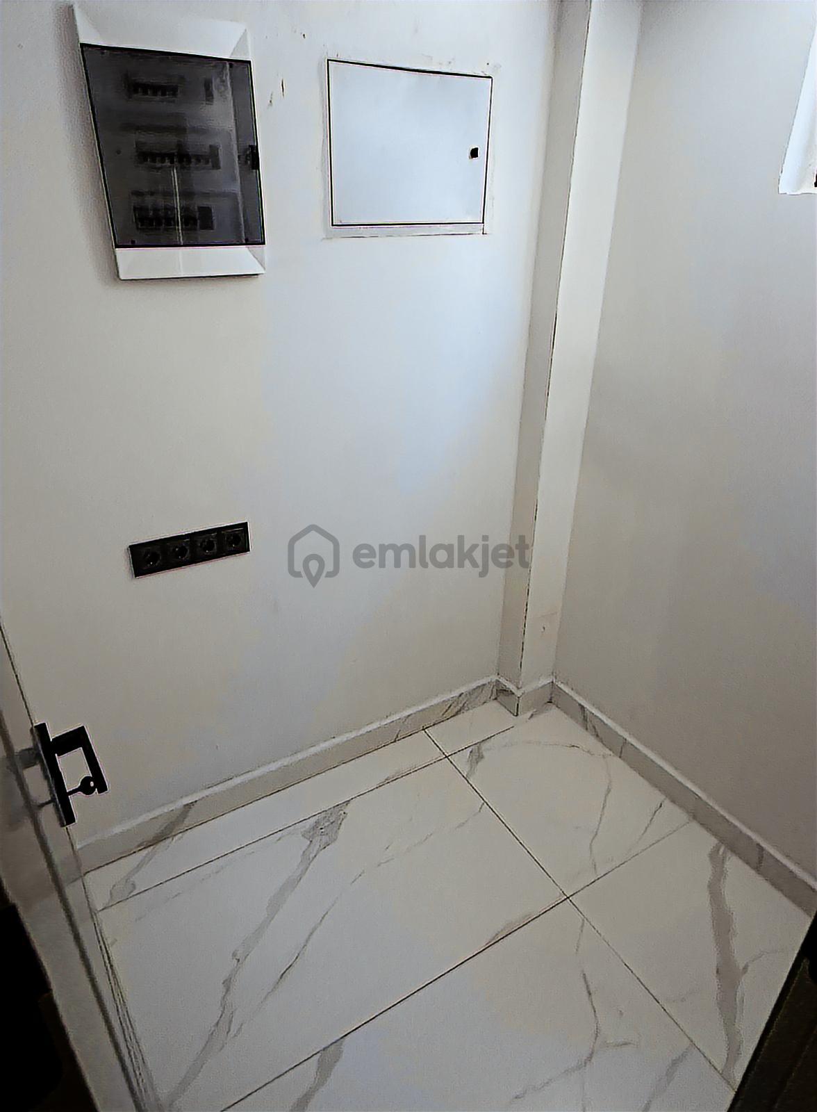 Bess'den Sazova Mahallesinde Site İçerisinde Satılık 4+1 Villa - 24