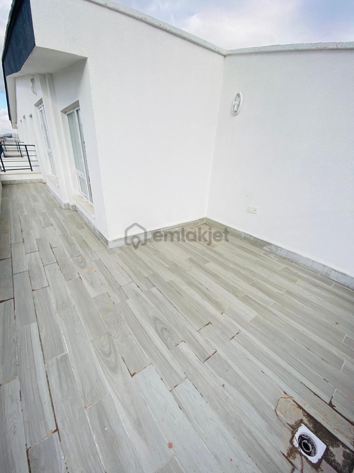 Şahintepe'de Sıfır Binada 6+1 Satılık Dubleks Daire !!! - 32