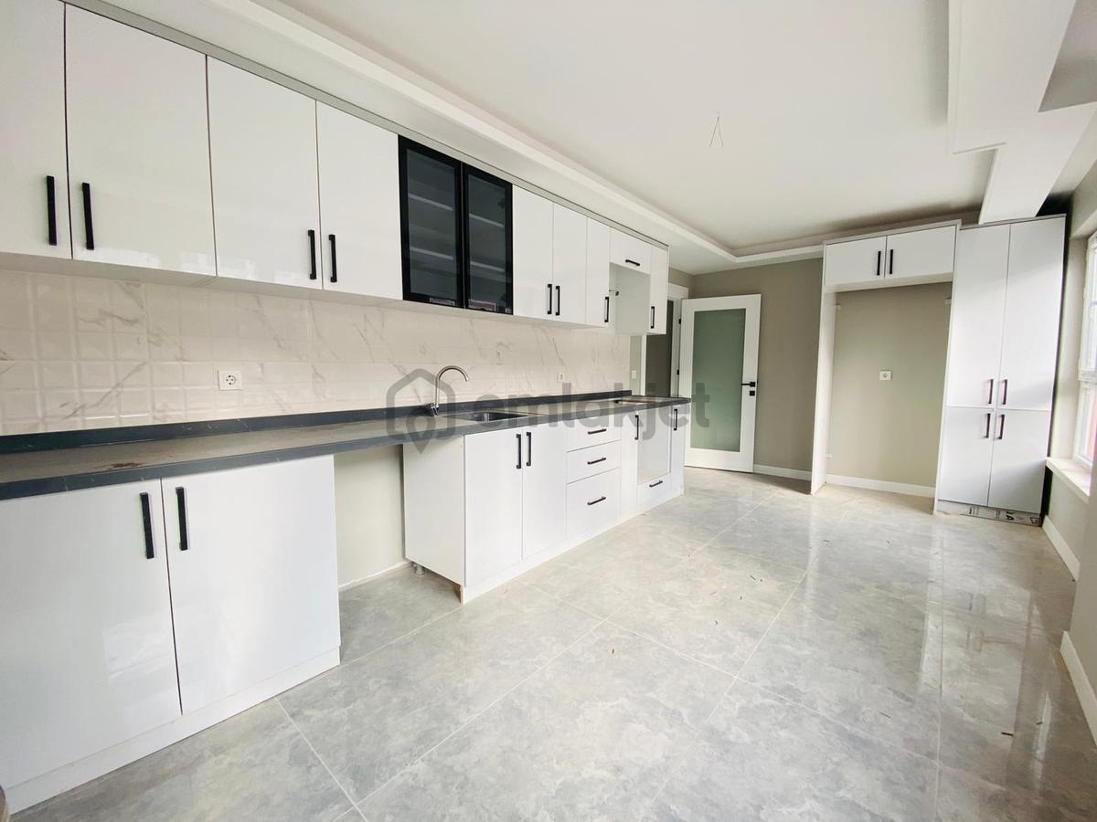 Şahintepe'de Sıfır Binada 6+1 Satılık Dubleks Daire !!! - 8