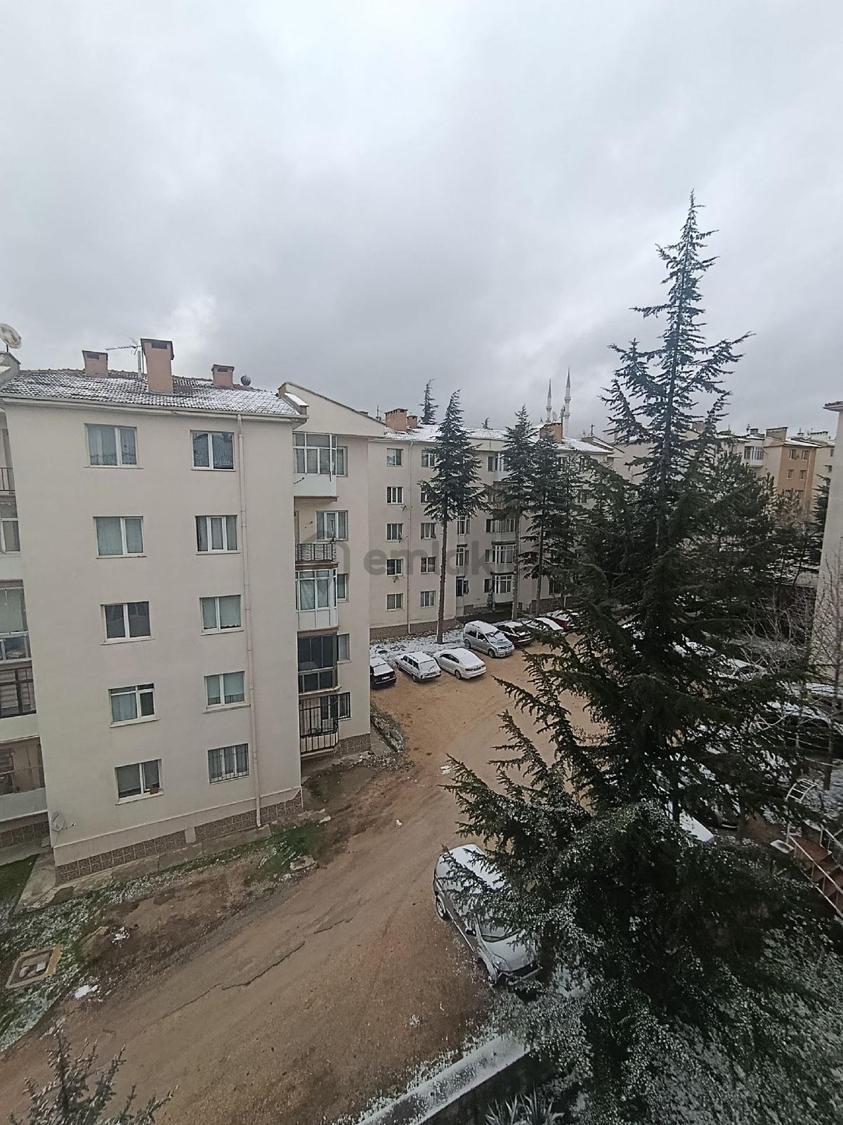 Yeniket Mahallesinde Kiralık 2+1 Daire - 6