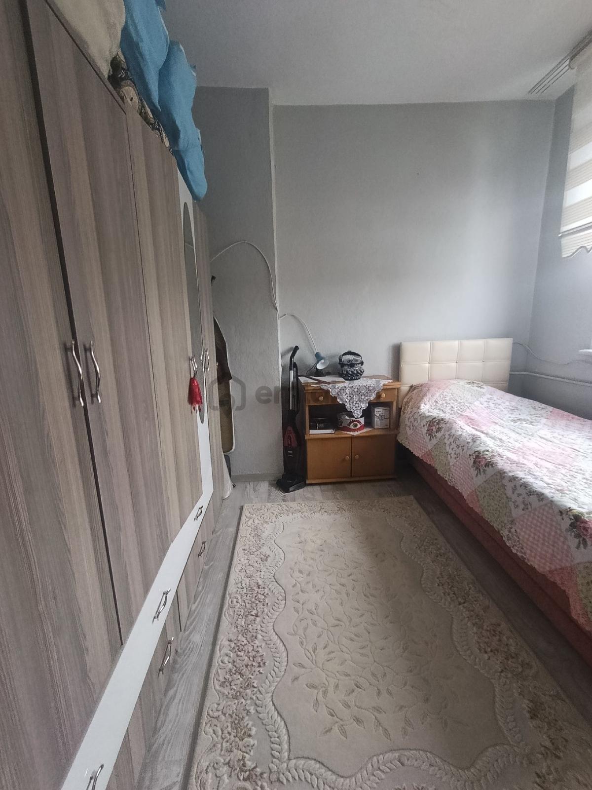 Yeniket Mahallesinde Kiralık 2+1 Daire - 16