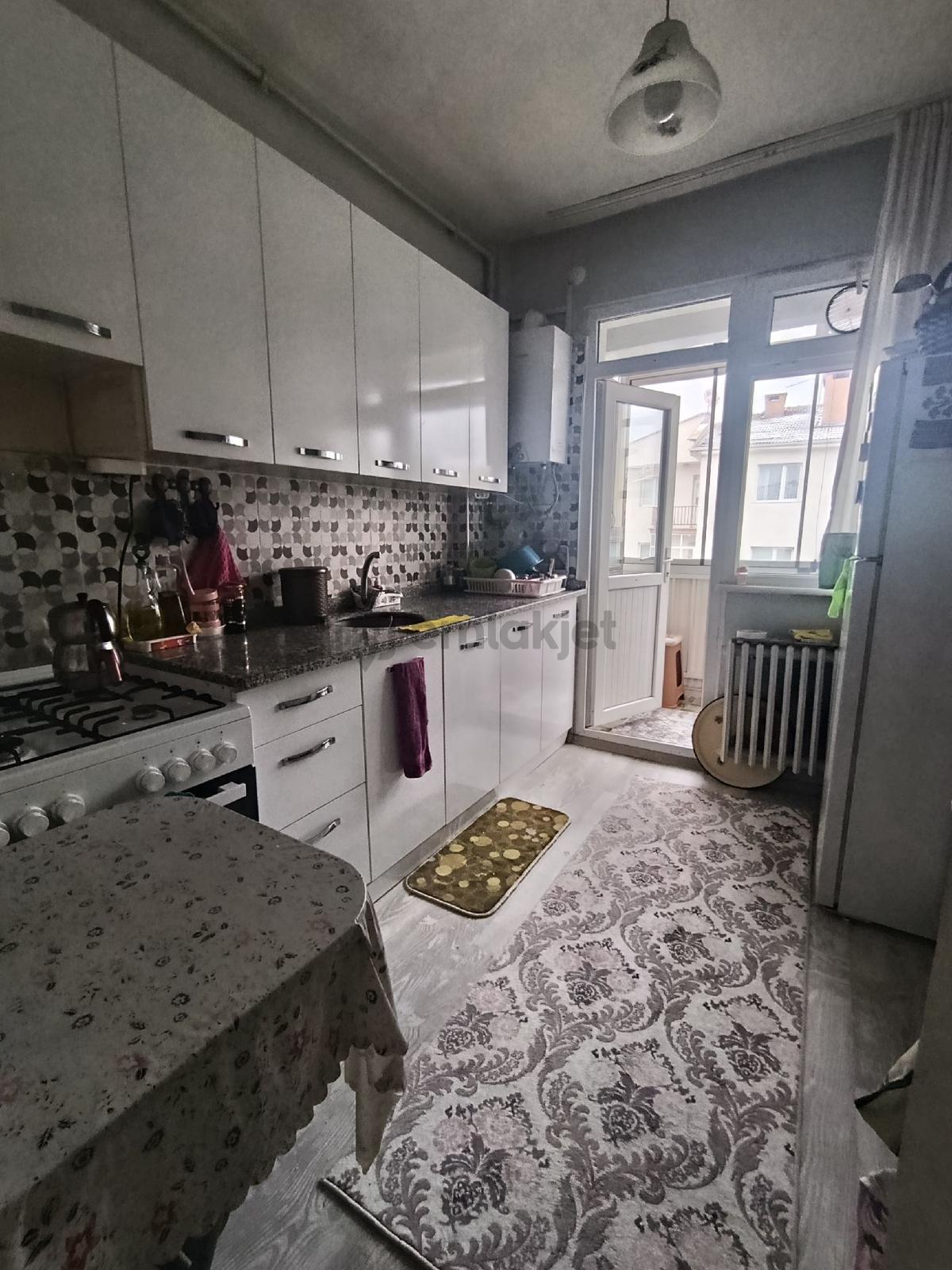 Yeniket Mahallesinde Kiralık 2+1 Daire - 10