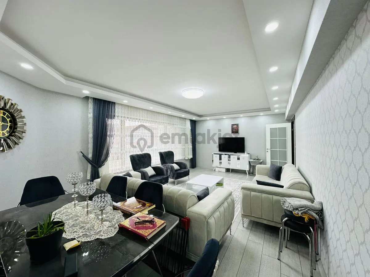 Karapürçek'te Full Yapılı Asansörlü 140 M2 3+1 Katta Satılık Daire !! - 2