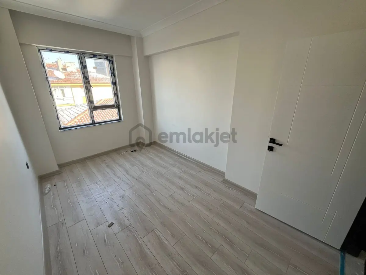 Şefkat Mahallesi'nde Sıfır 2+1 Katta Daire! - 12