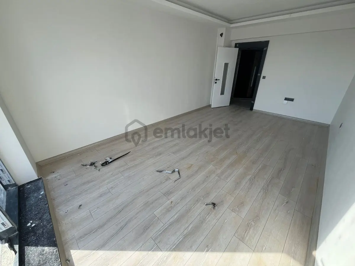Şefkat Mahallesi'nde Sıfır 2+1 Katta Daire! - 17