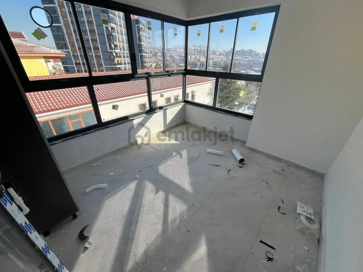 Şefkat Mahallesi'nde Sıfır 2+1 Katta Daire! - 6