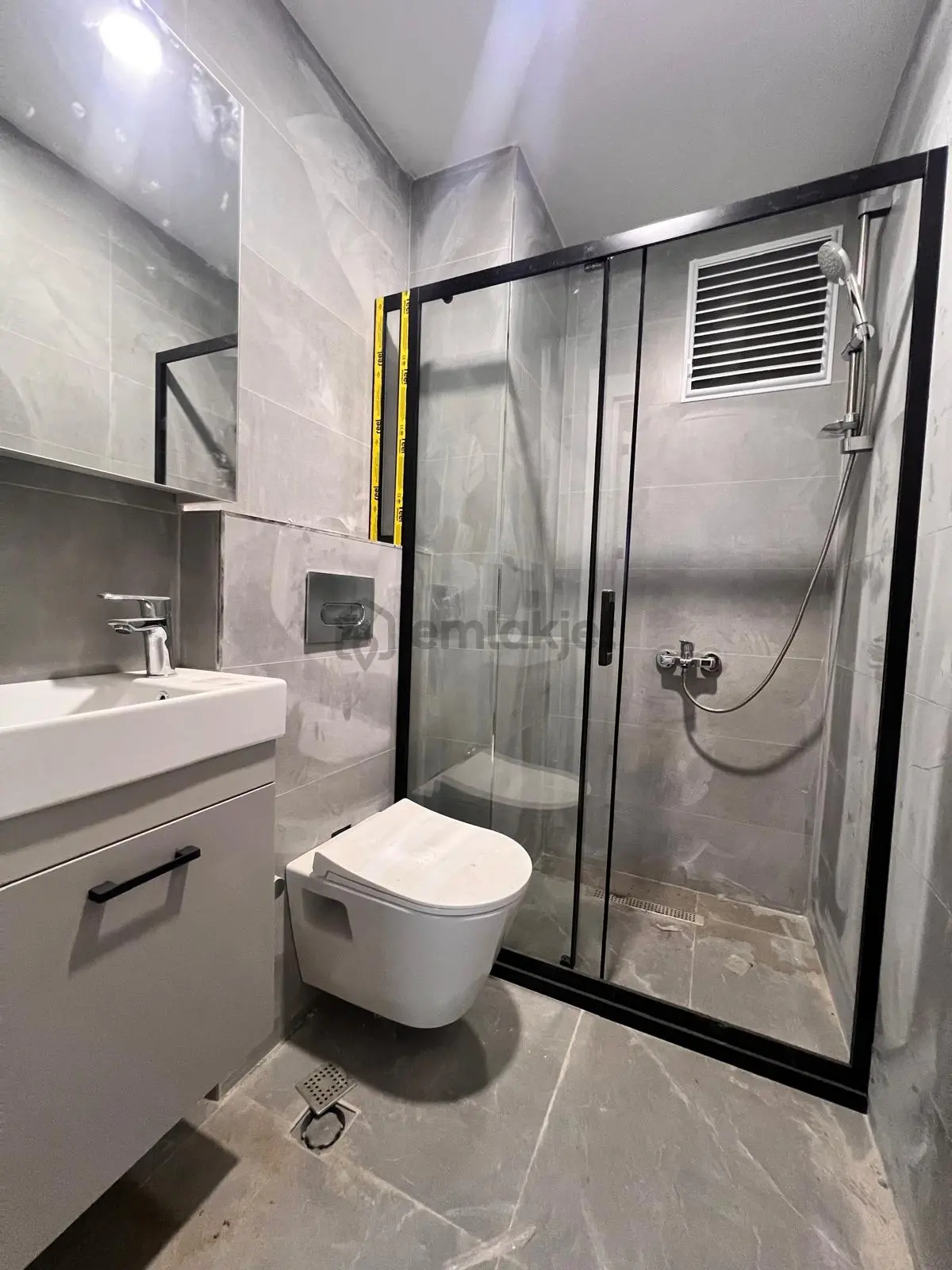 Altıntepe'de Cadde Üzeri Prestijli Yapıda 3+1 Daire - 27