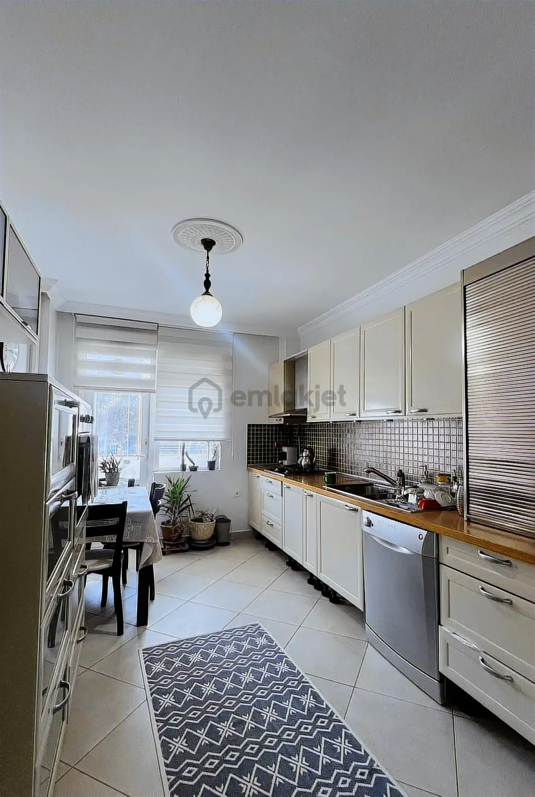 Kaptan Koru Sitesi Sahile Cephe 3+1 Havuzlu - 10