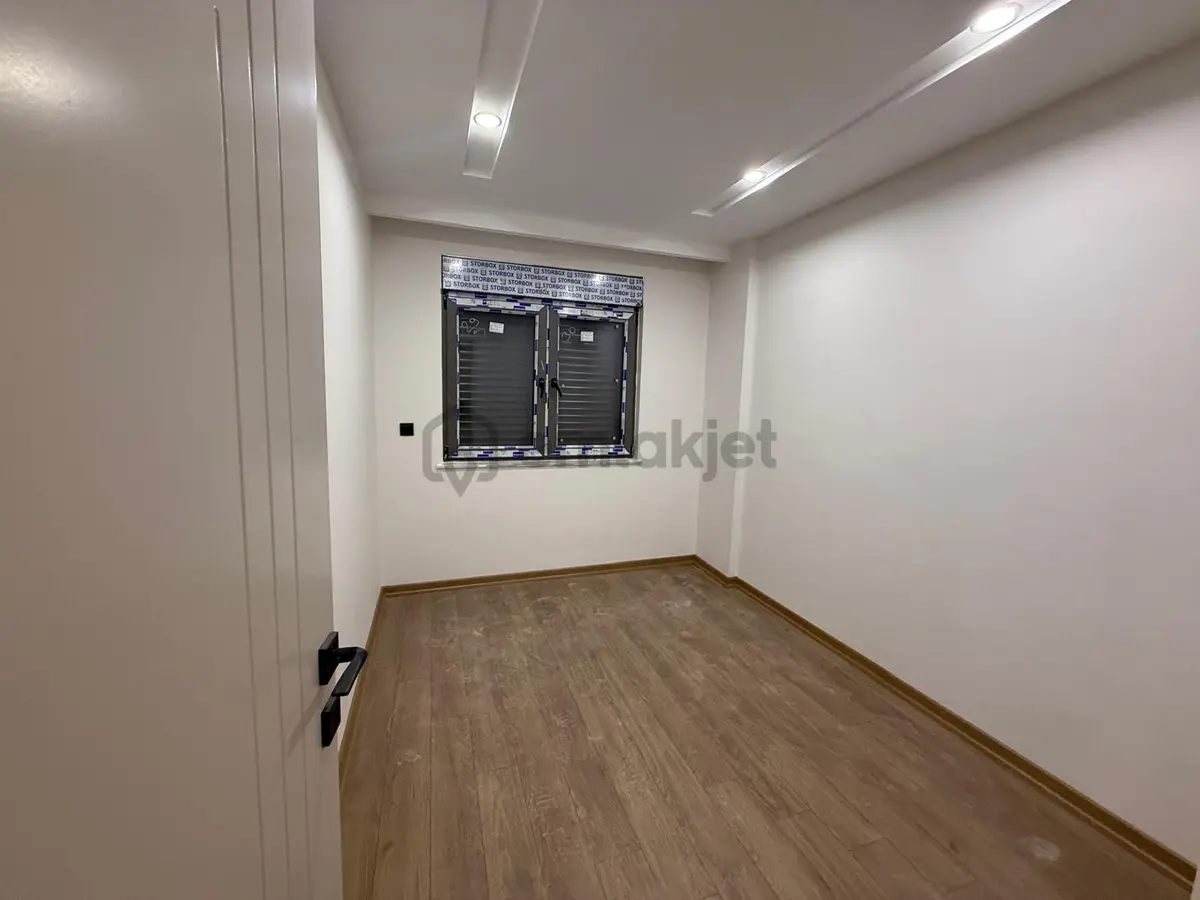 V.aktoprakta Sıfır Yerden Isıtmalı Tramvay Cadde Yakını 2+1 Daireler - 8