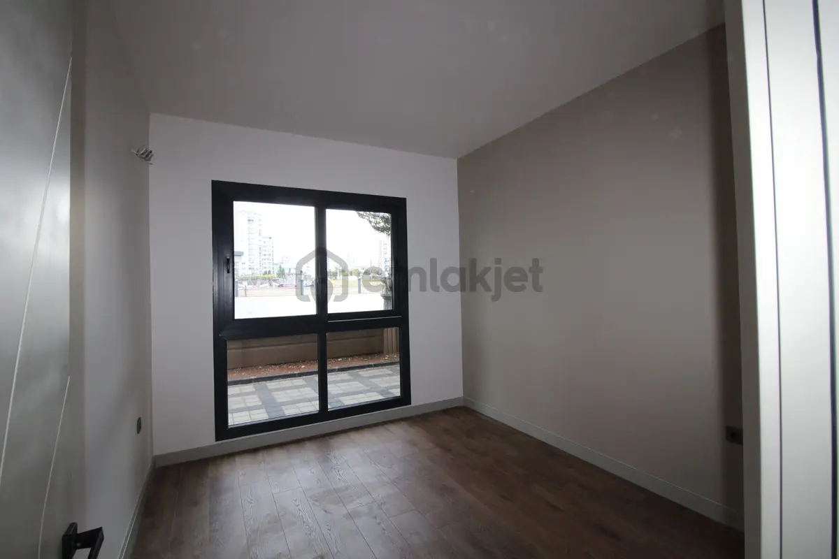 Aslan'dan Batıkent'te Geniş Metrajlı Acil Satılık 1+1 - 2