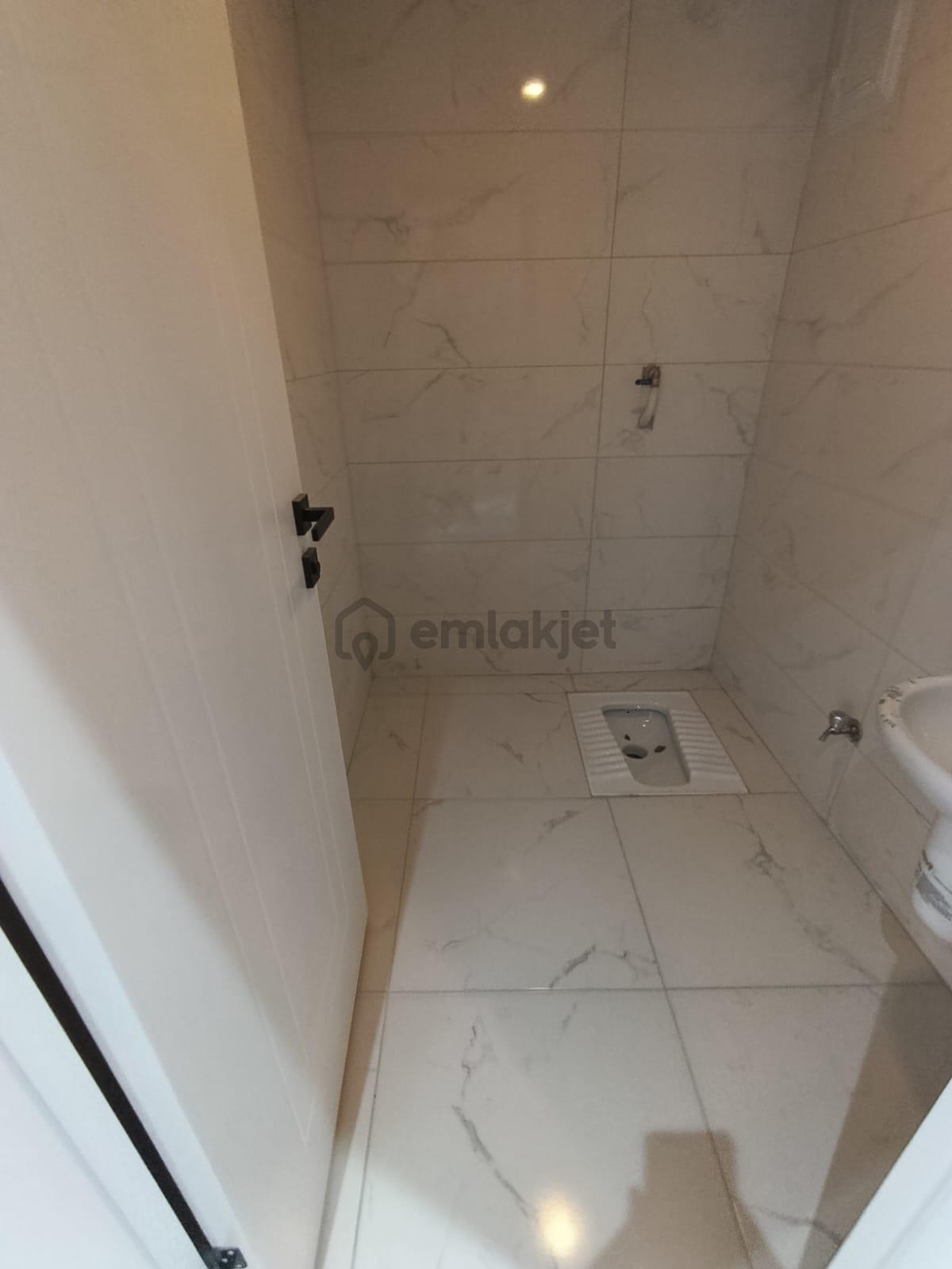 Sazova Mahallesinde 5+1 Tripleks Sıfır Daire - 32