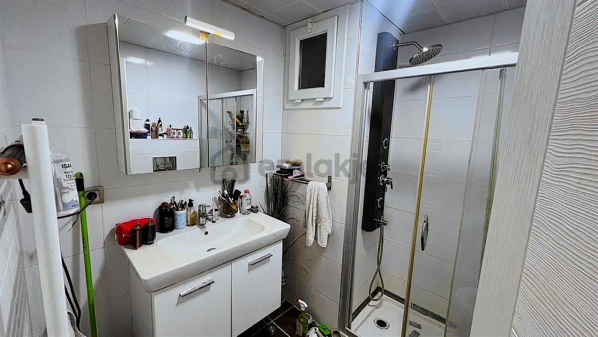 Bornova Veranova Sitesi'nde 2+1 Satılık Dubleks Daire - 5