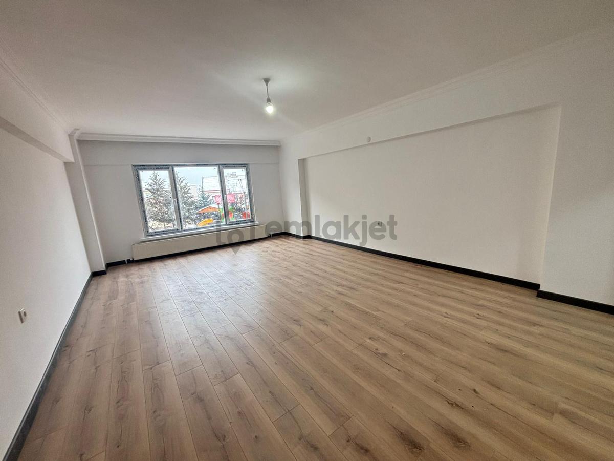 Bademlik'te Cadde Üzeri Yapılı 3+1 Daire! - 6