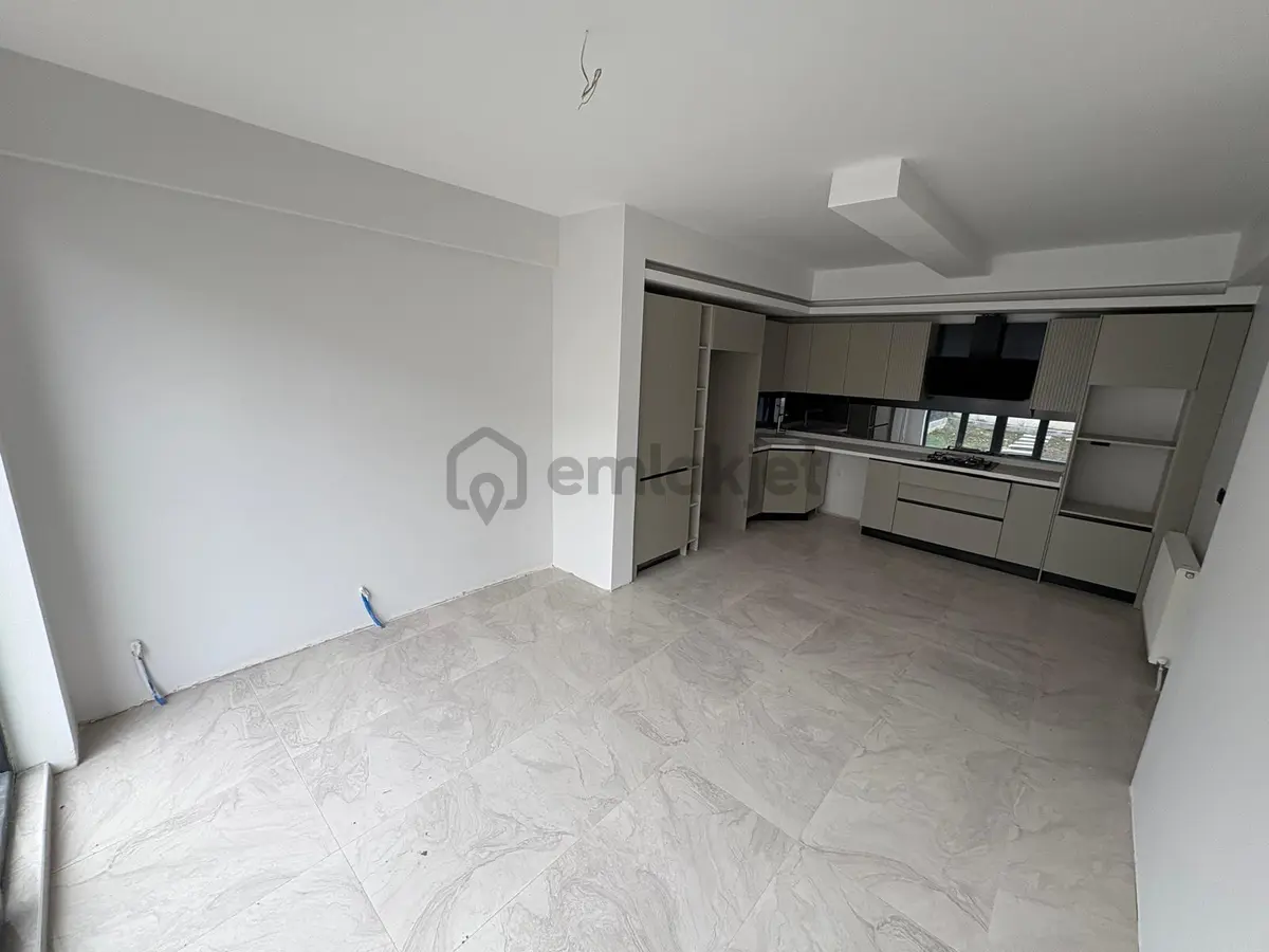 Sym'den Bağlıca Mh Ebeveny B. Giyinme Odalı 4+1 Villa