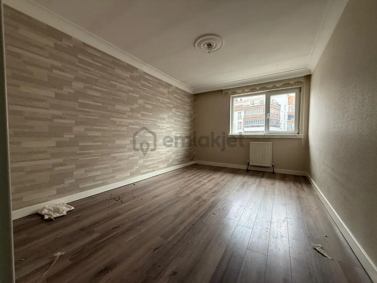 Bademlik Mahallesi'nde Ön Cephe Full Yapılı 4+1 Daire! - 24