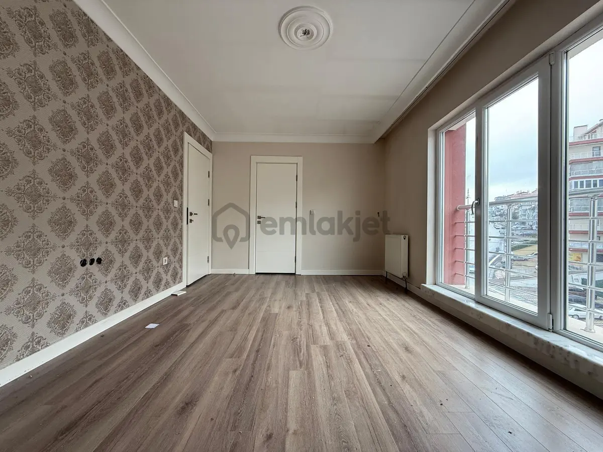Bademlik Mahallesi'nde Ön Cephe Full Yapılı 4+1 Daire! - 21