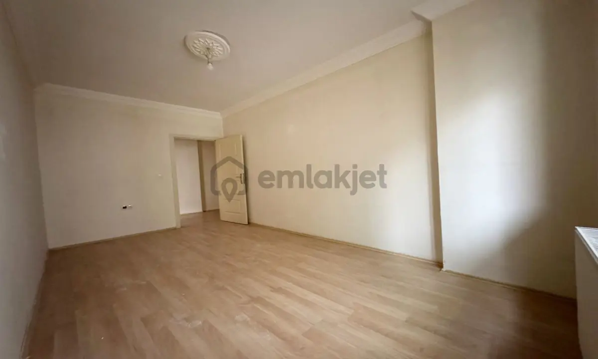 Ufuktepe Mahallesi'nde Kat Konumunda 3+1 Daire! - 19