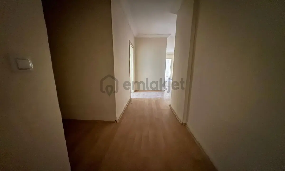 Ufuktepe Mahallesi'nde Kat Konumunda 3+1 Daire! - 24
