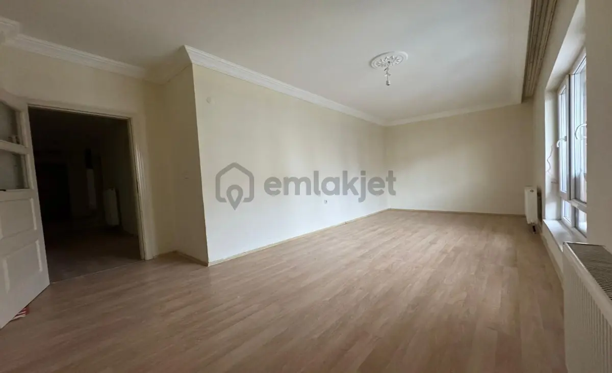 Ufuktepe Mahallesi'nde Kat Konumunda 3+1 Daire! - 26