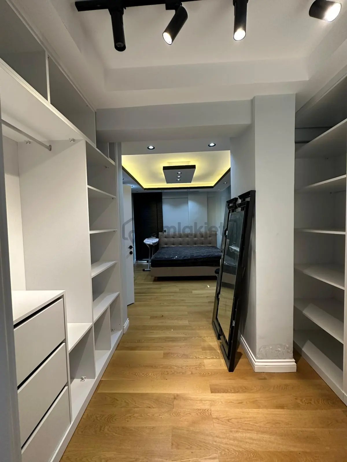 Satılık 4+1 Lüks Villa Köşe Konum / Hemen Teslim - 24