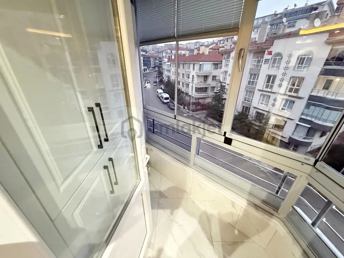 Kuşcağız'da Cadde Üzerinde Full+full Yapılı 3+1 Daire! - 12