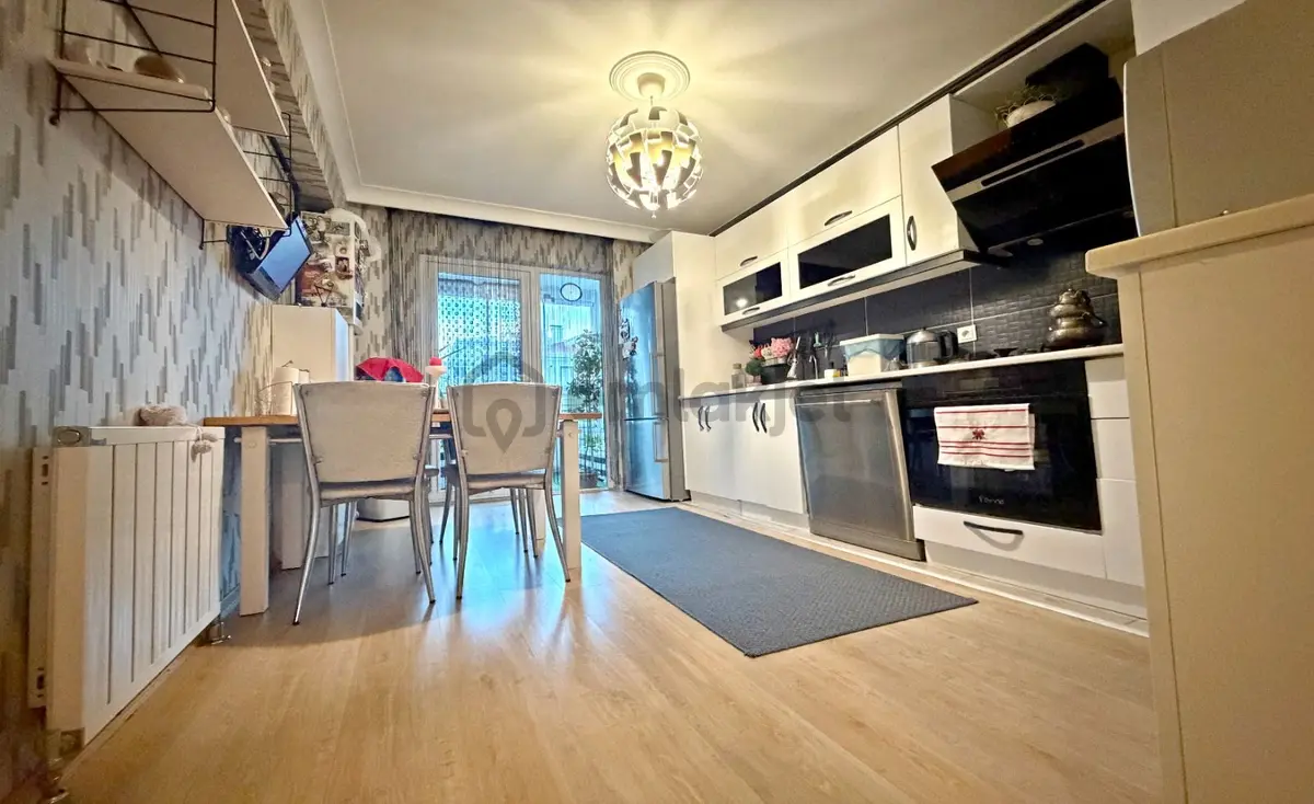 Atapark'ta E.banyolu Genç Binada Full+full Yapılı 145 M2 3+1 Daire! - 2