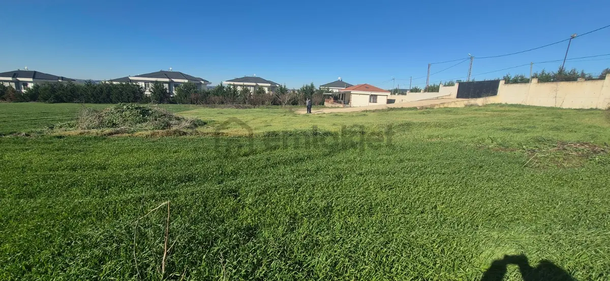 Çatalca Çakıl'da, İyi Konumda, İçinde 100 M² Yapı, %15 Yapı İzni - 15