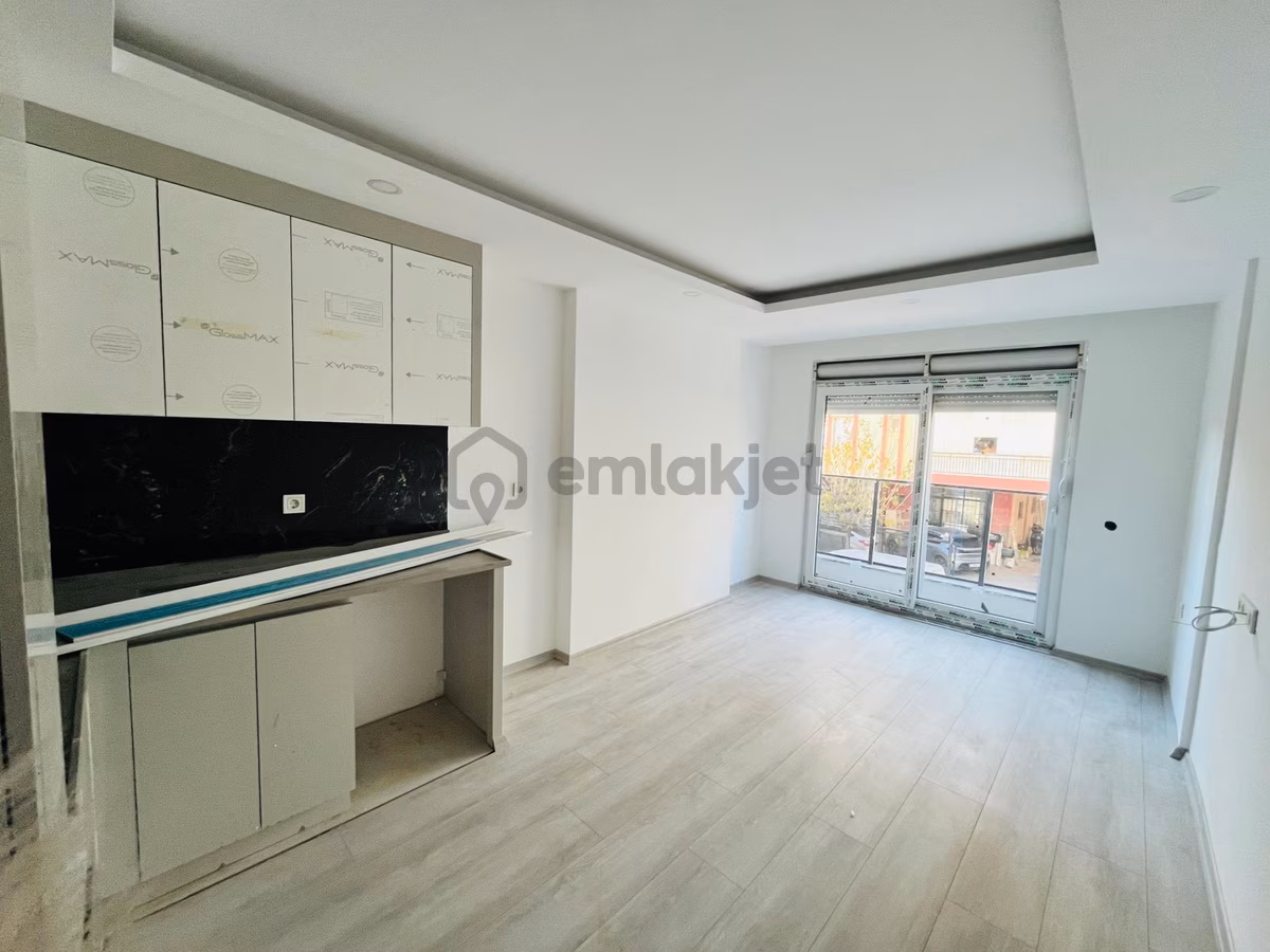 Cumhuriyette Katta Sıfır, Kullanışlı 1+1 Daire - 9