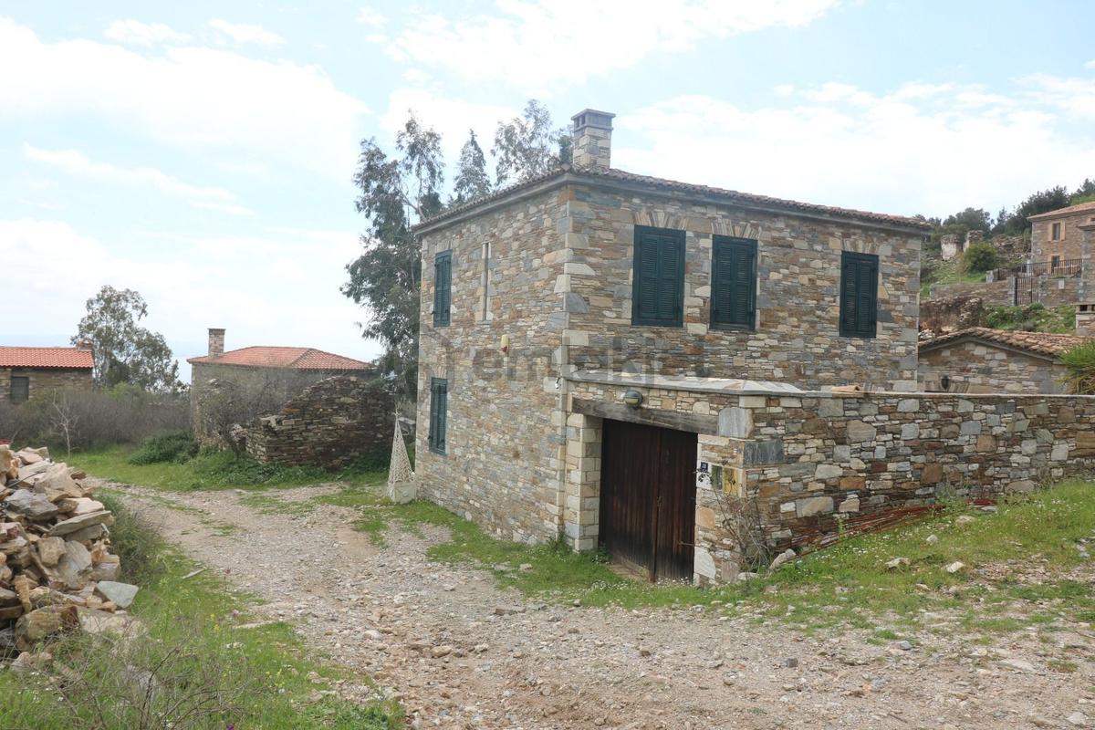 Eski Doğanbey'de, İçinde Yıkık Ev Bulunan Arsa - 33