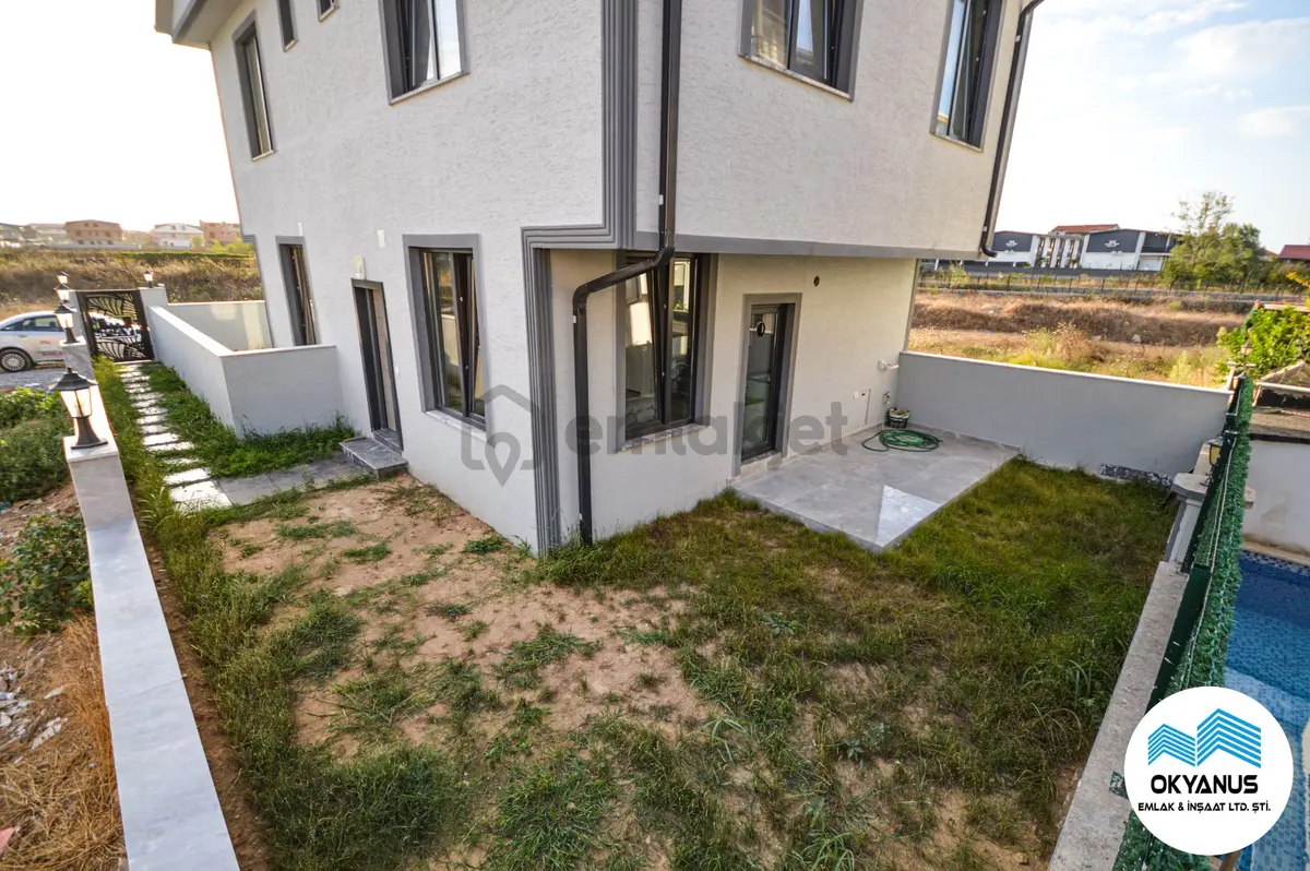 Kocaali De Bahçeli Şık Mutfak Dolaplarıyla 3+1 Villa - 4