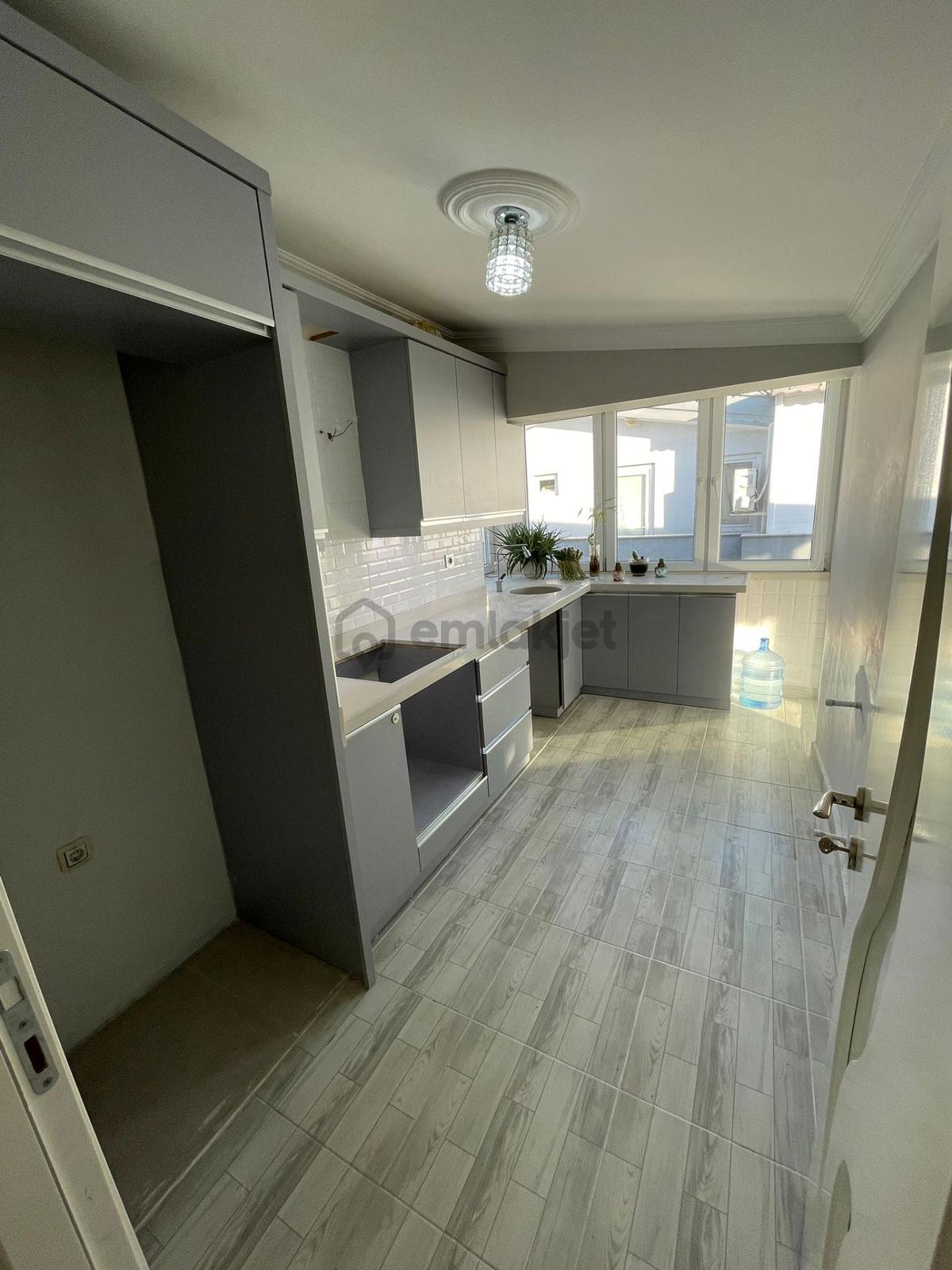 Cadde Üzerinde Fırsat 5+2 Daire - 3